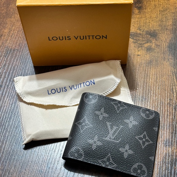 Textured Black Wallet - Picture 3 of 3